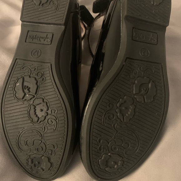 Black dress shoe - barely worn - Picture 4 of 4